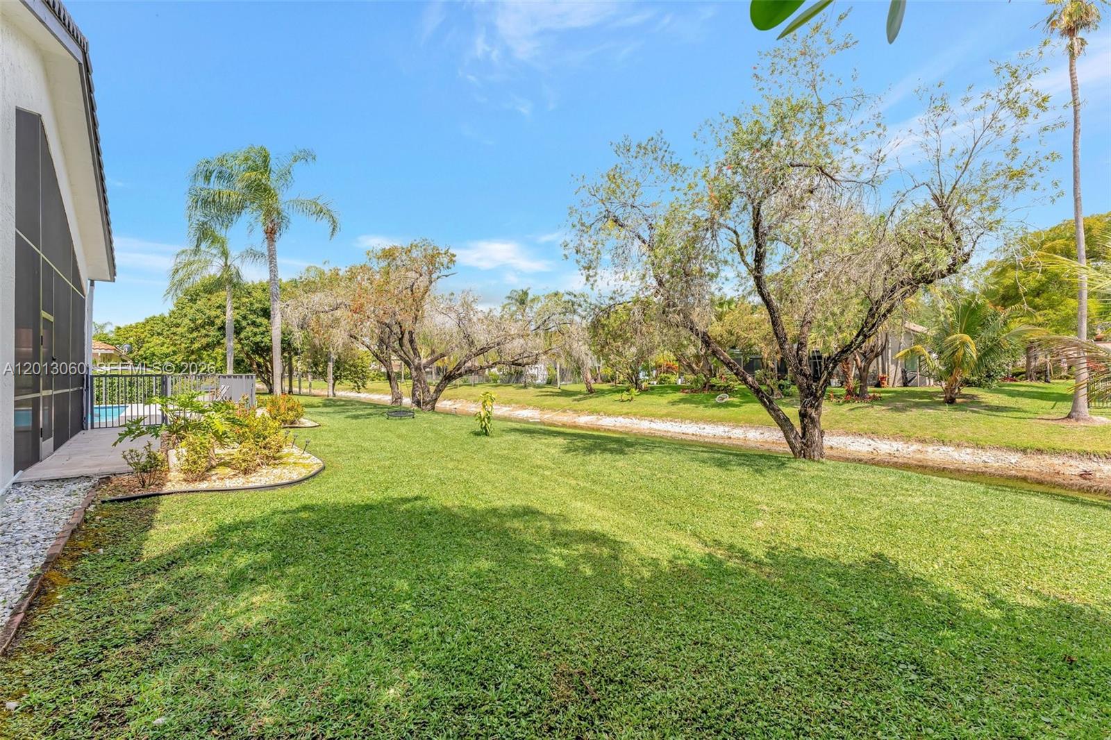GLEN OAKS - Residential