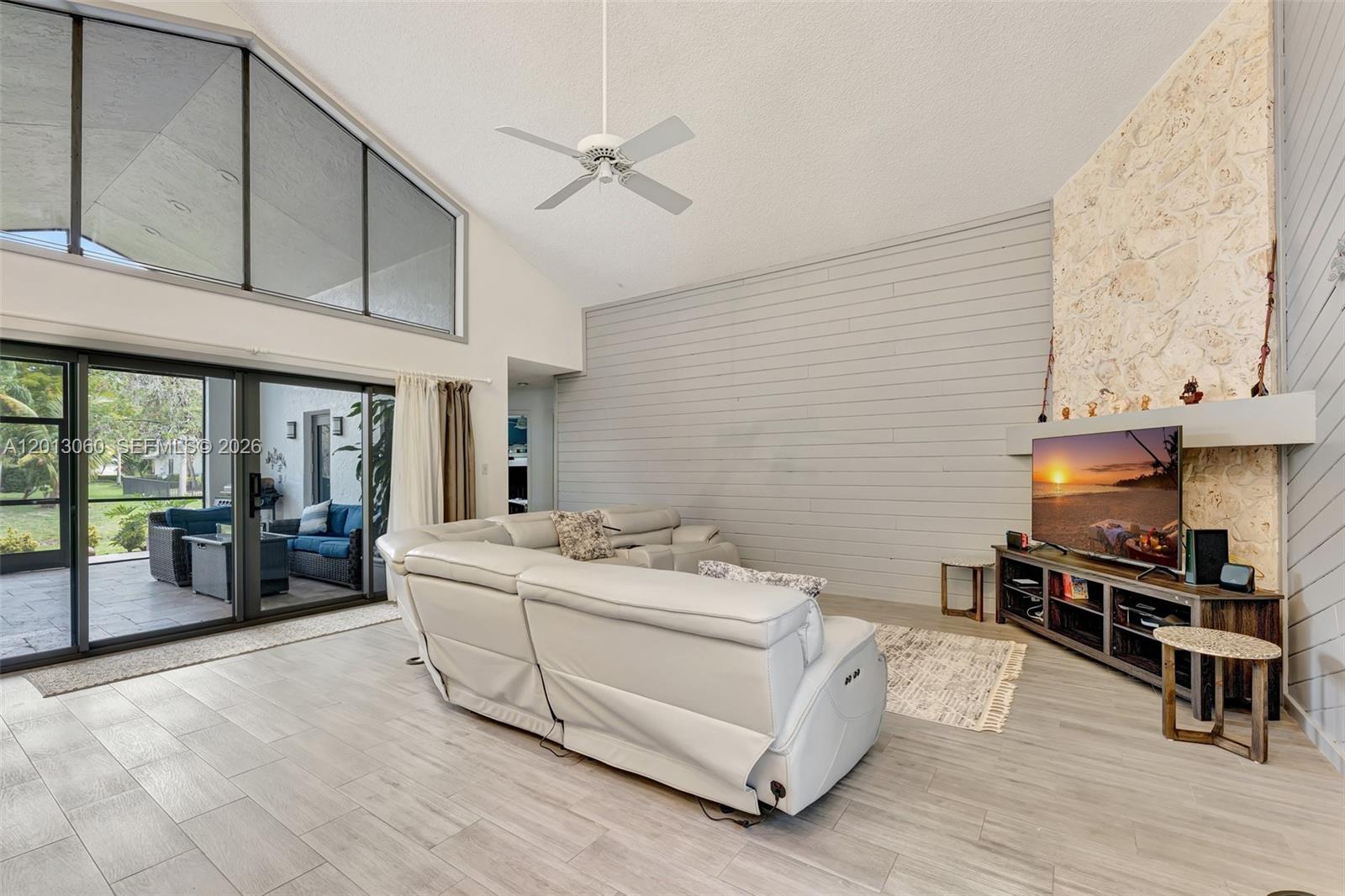 GLEN OAKS - Residential