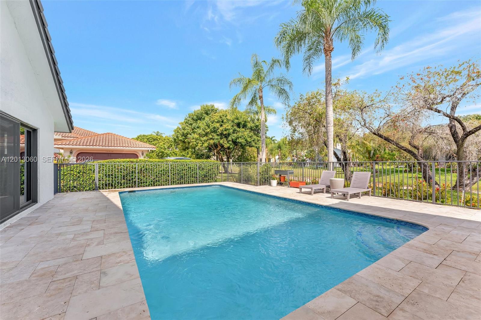 GLEN OAKS - Residential