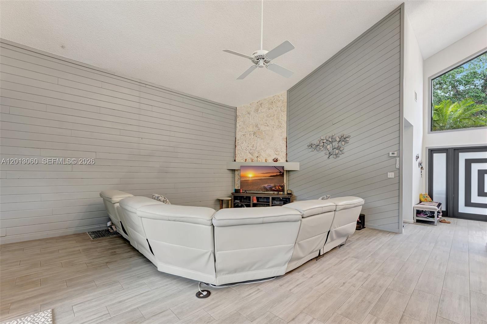 GLEN OAKS - Residential