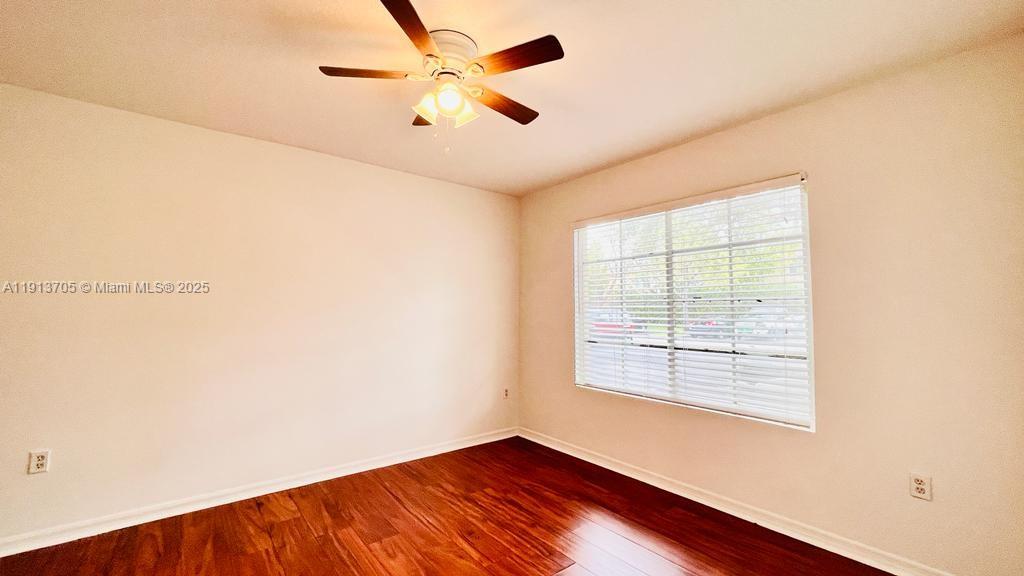 Emerald isle at Laguna - Residential Lease