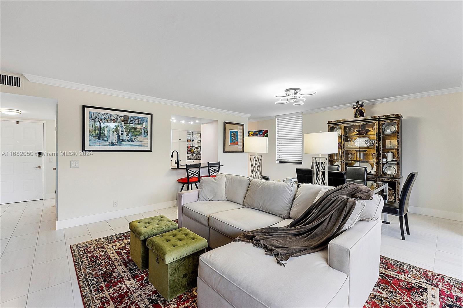 Lake Emerald - Residential