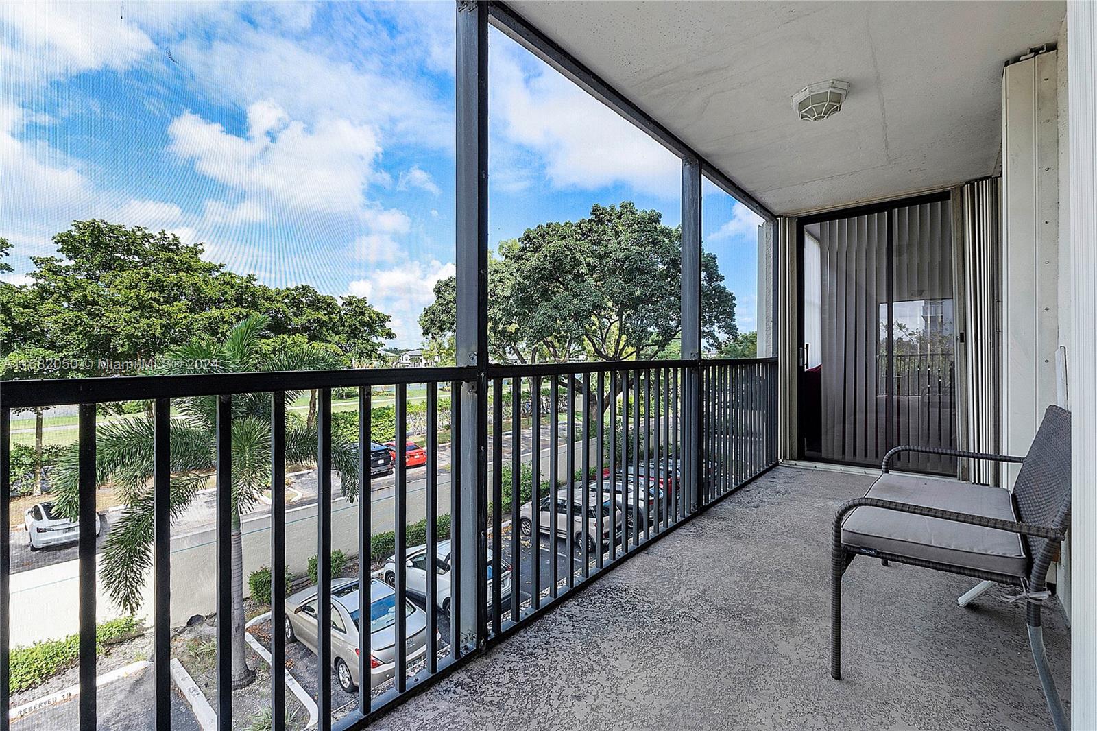 Lake Emerald - Residential