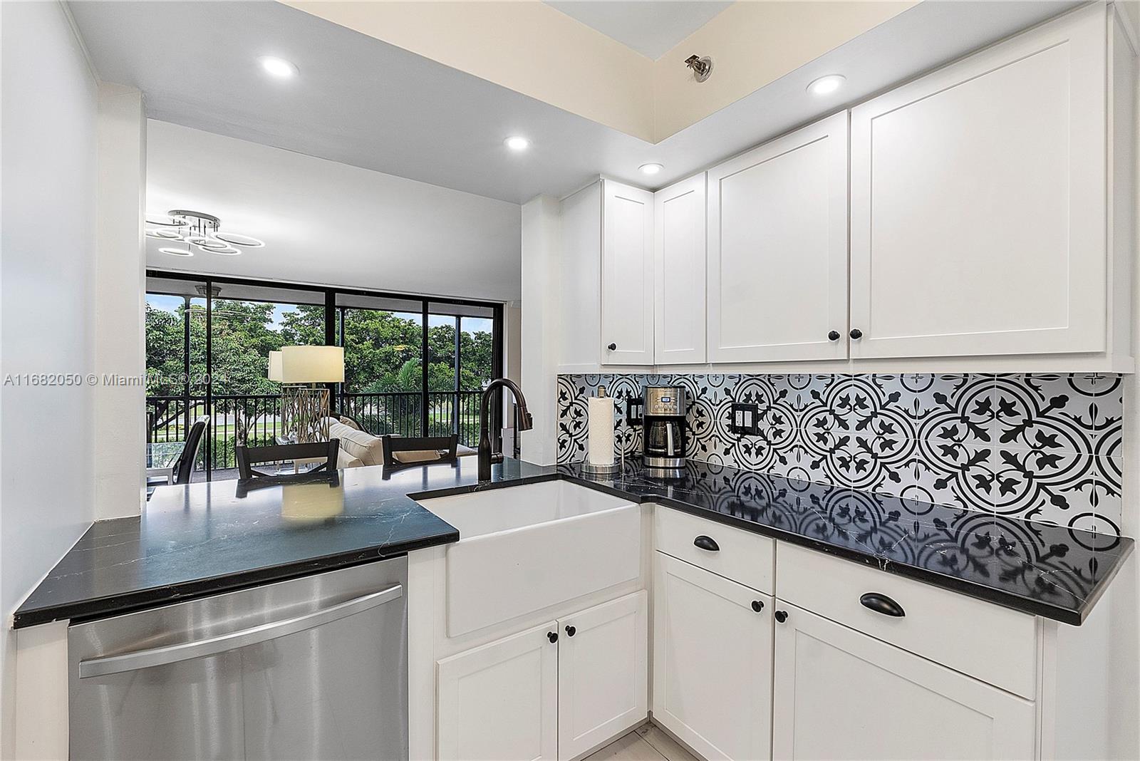 Lake Emerald - Residential