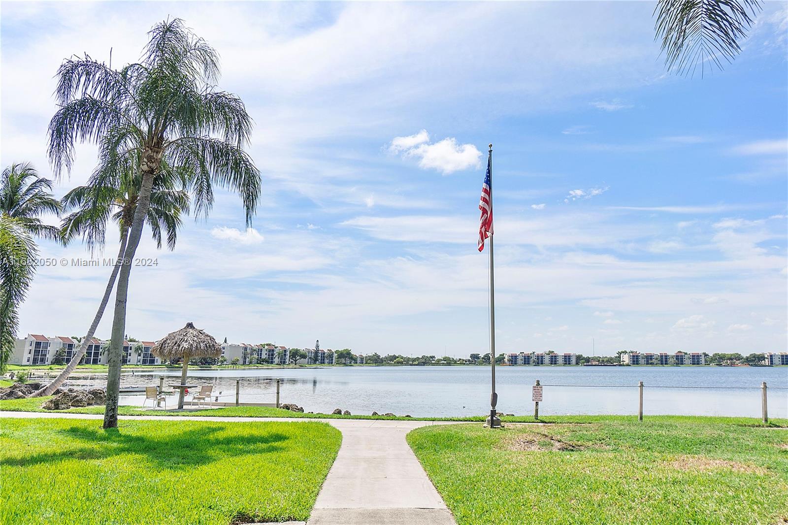 Lake Emerald - Residential
