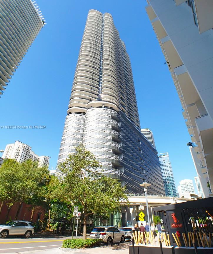 Live above it all at Brickell Flatiron, Unit 3703 – One of Miami’s most iconic and impeccably managed Buildings. This elegant unit offers luxury living with top-tier finishes and sweeping skyline views. Residents enjoy 5-star amenities including a rooftop pool and spa, full-service fitness center, movie theater, and 24/7 concierge. Brickell Flatiron is known for its unmatched service, security, and prime location in the heart of Brickell – steps from fine dining, shopping, and the best of urban Miami. Don’t miss this rare opportunity to own in one of the most prestigious buildings in the city. This spectacular 906 sq ft unit with WATER VIEWS is the perfect size for a couple looking to entertain guests and live in the heart of the city!