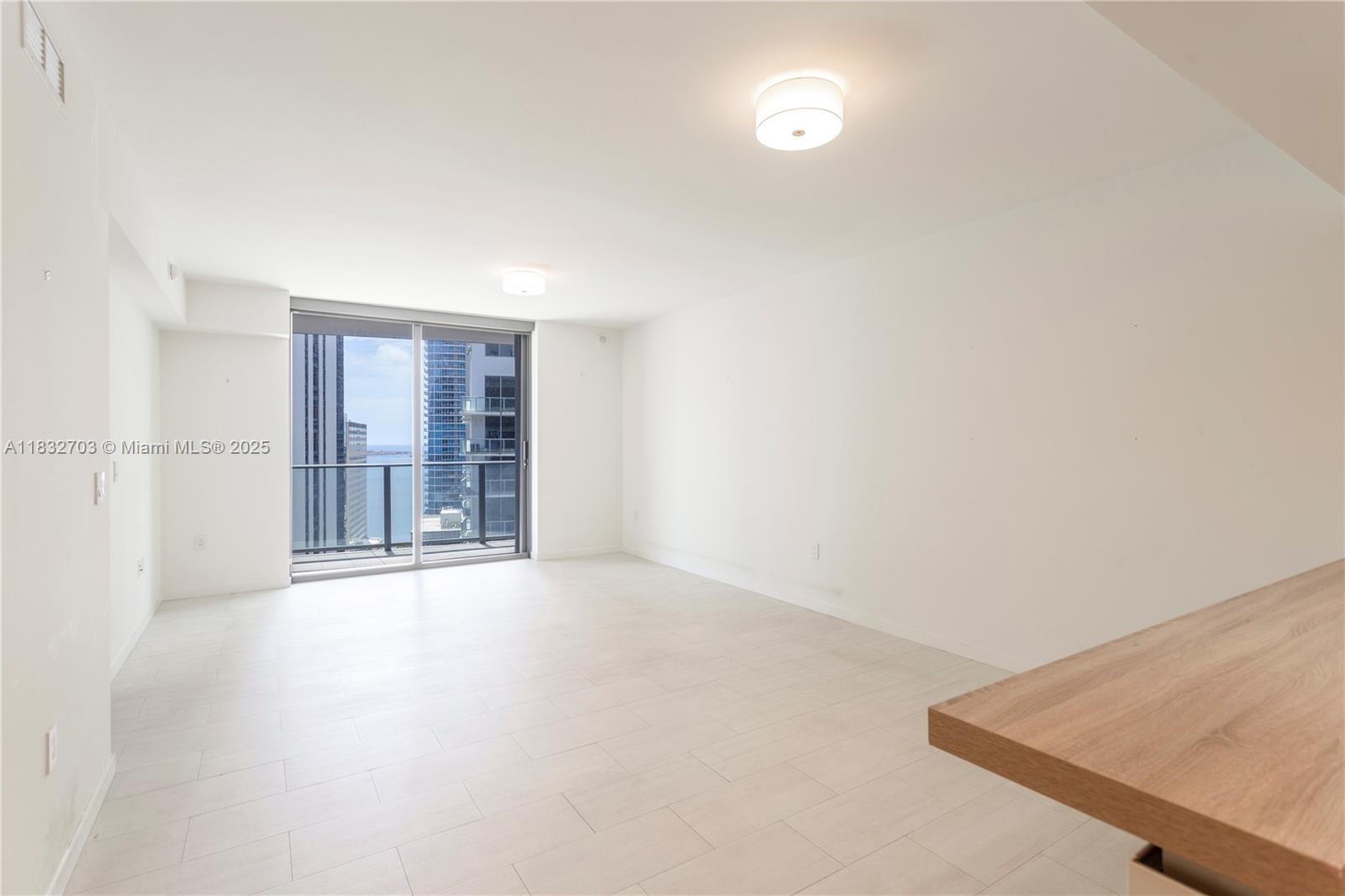 1000 Brickell Plz 3703