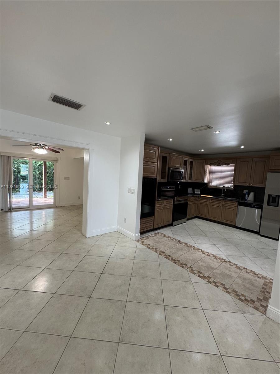 BOULEVARD HEIGHTS SEC 3 - Residential Lease