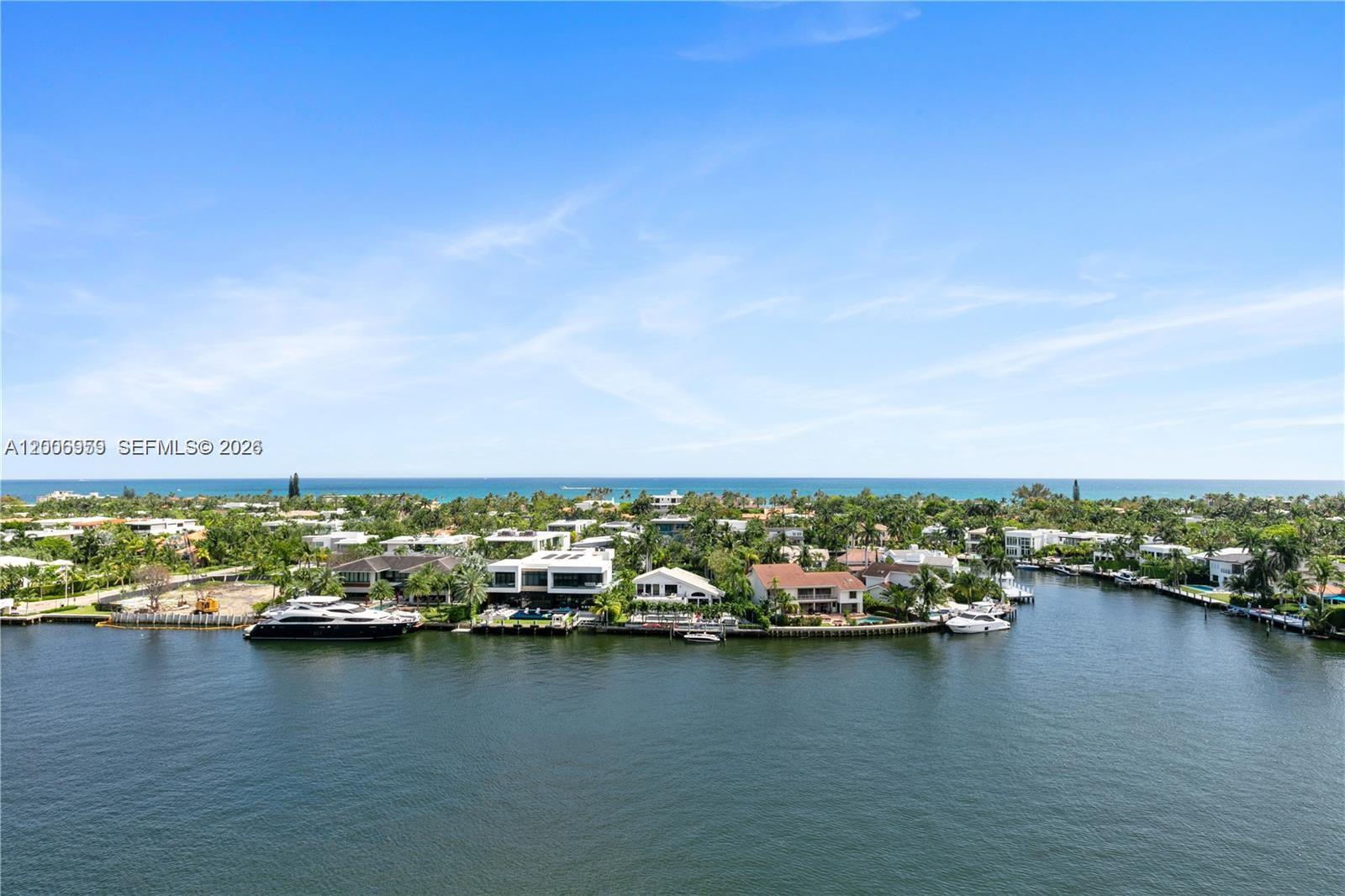 HAMPTONS SOUTH CONDO - Residential