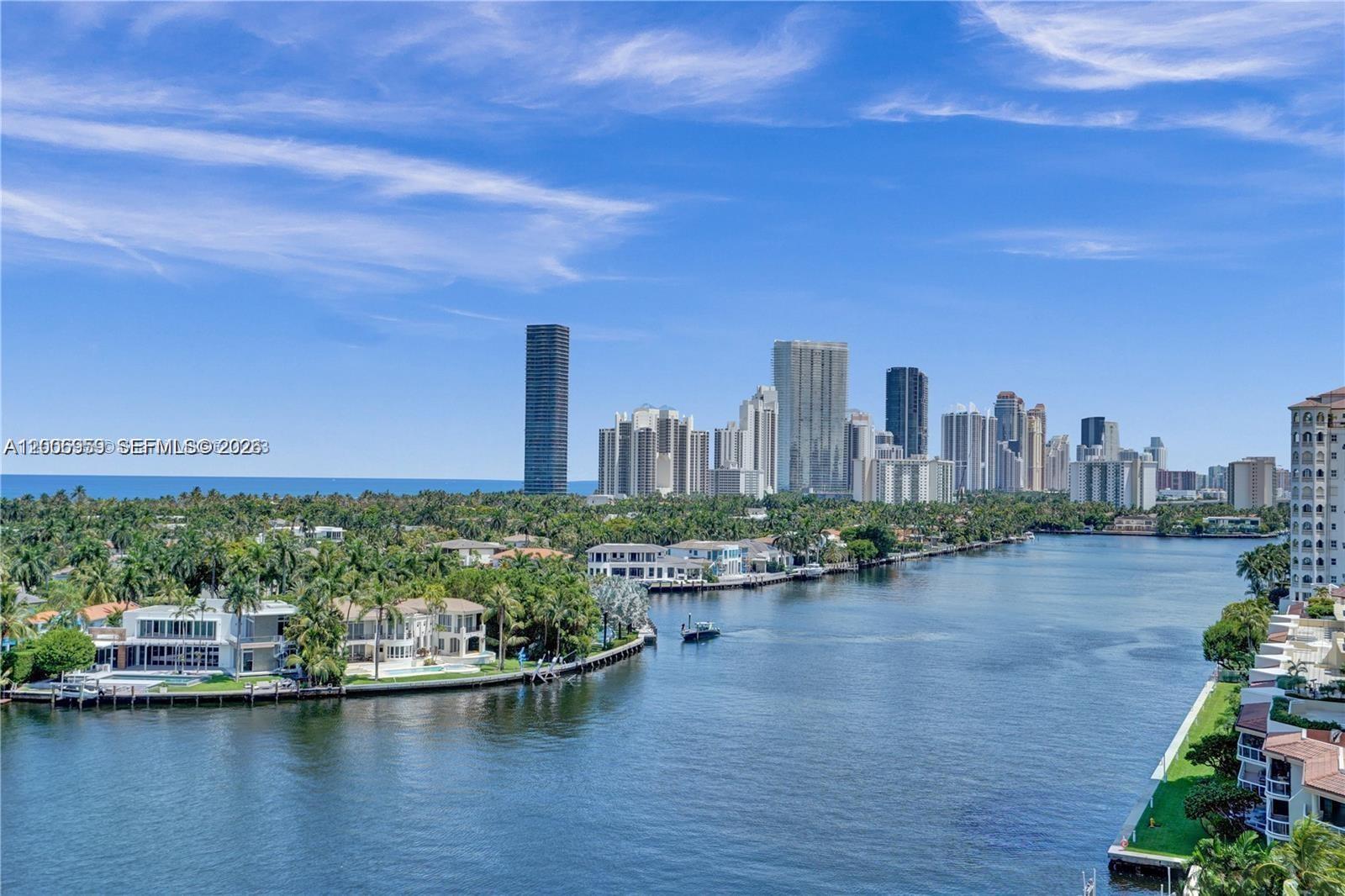 HAMPTONS SOUTH CONDO - Residential