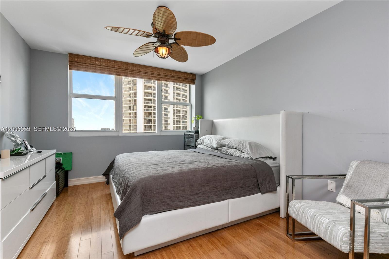 HAMPTONS SOUTH CONDO - Residential