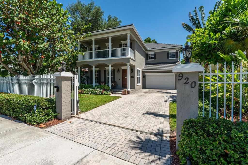 Photo of 920 SE 6th St, Fort Lauderdale, FL 33301 (MLS # A11861486)