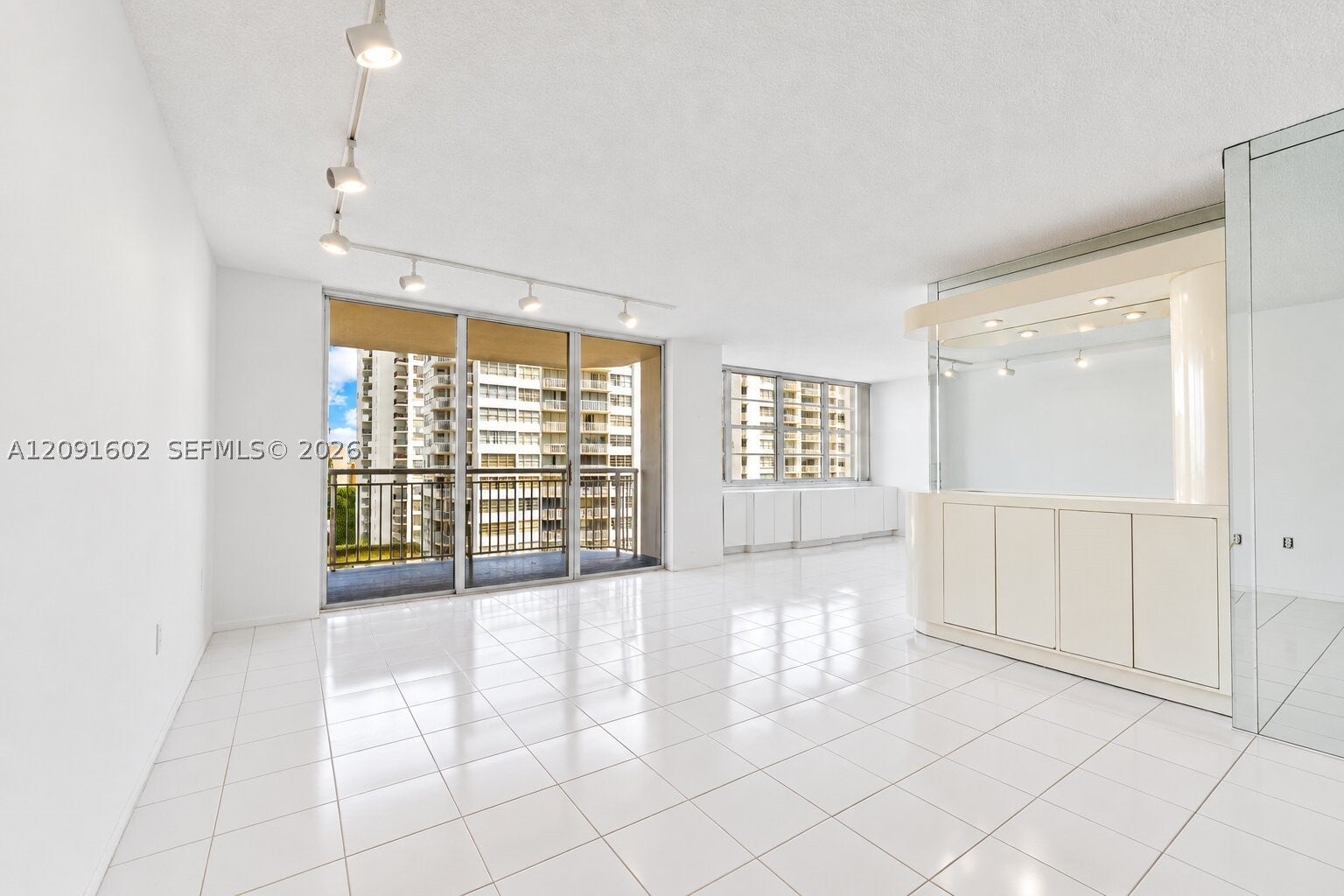 18021 Biscayne Blvd 1102