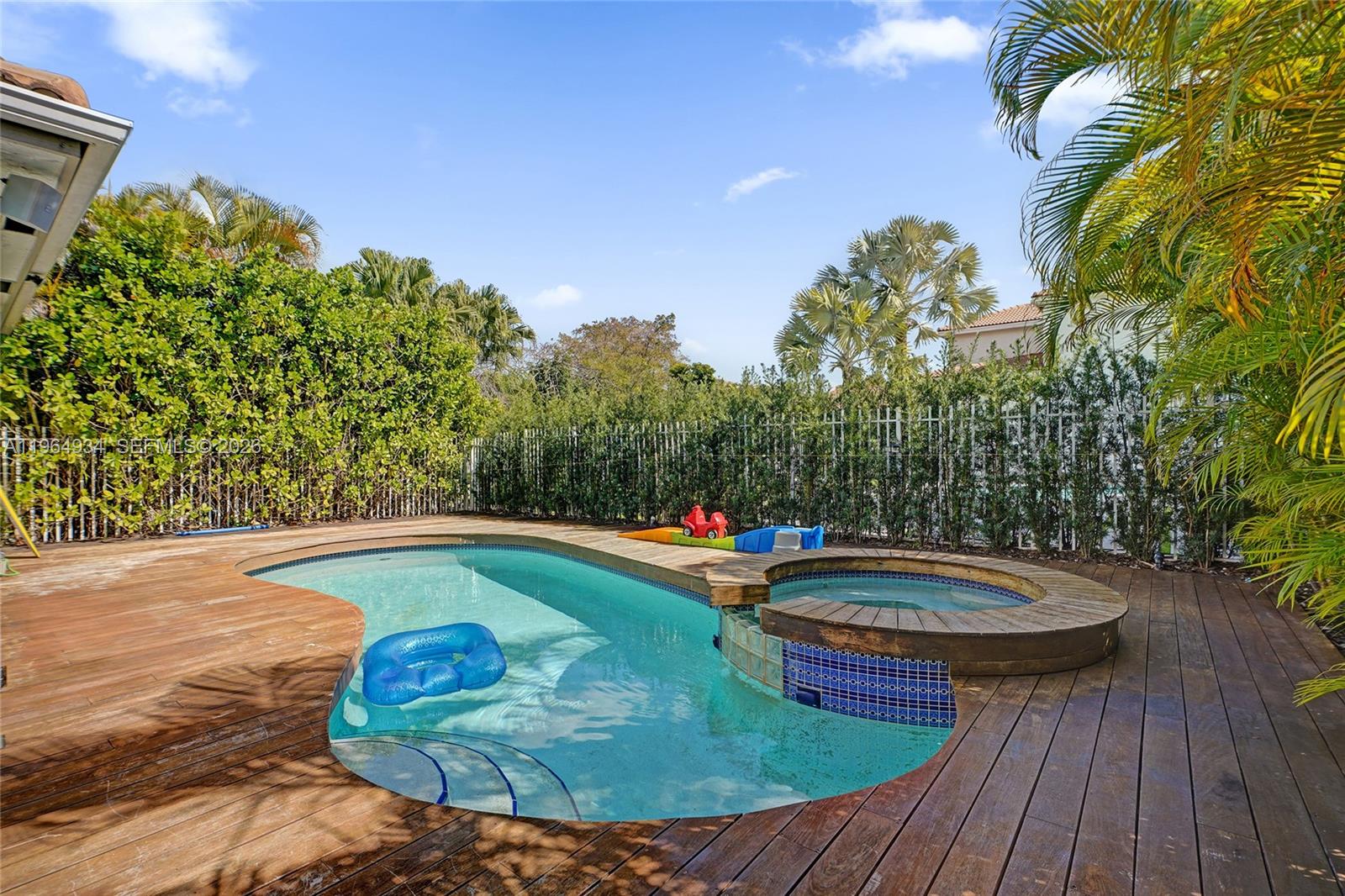 PRESIDENTIAL ESTATES SUB - Residential