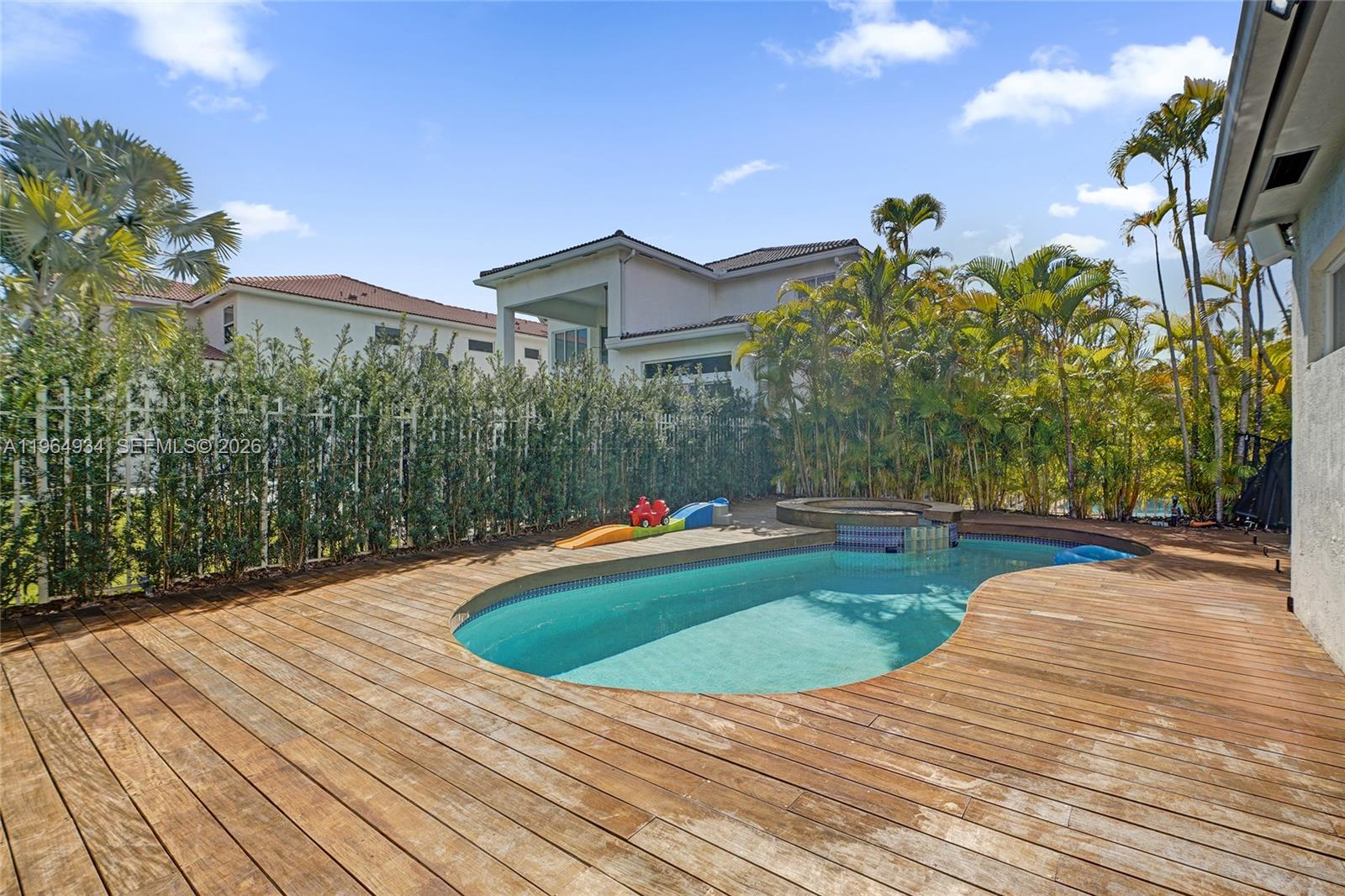 PRESIDENTIAL ESTATES SUB - Residential