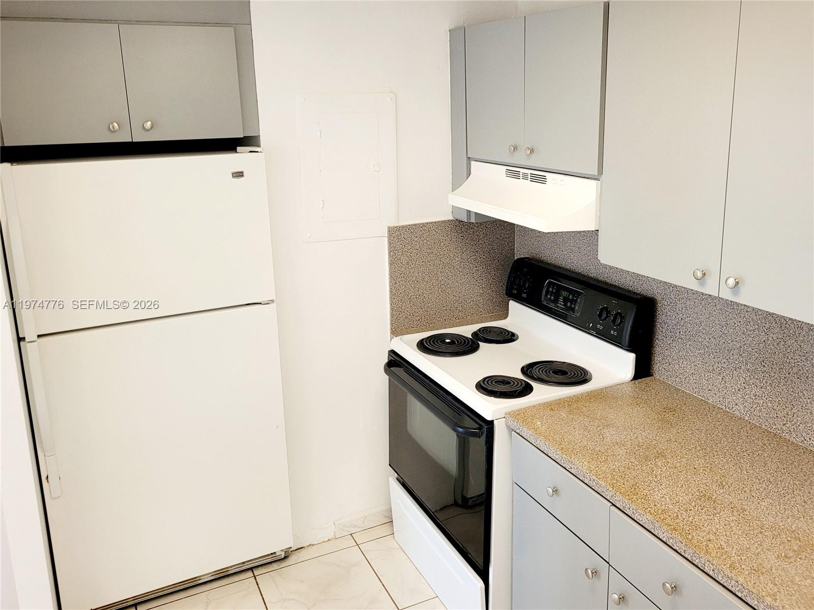 1700 NE 191st St 402