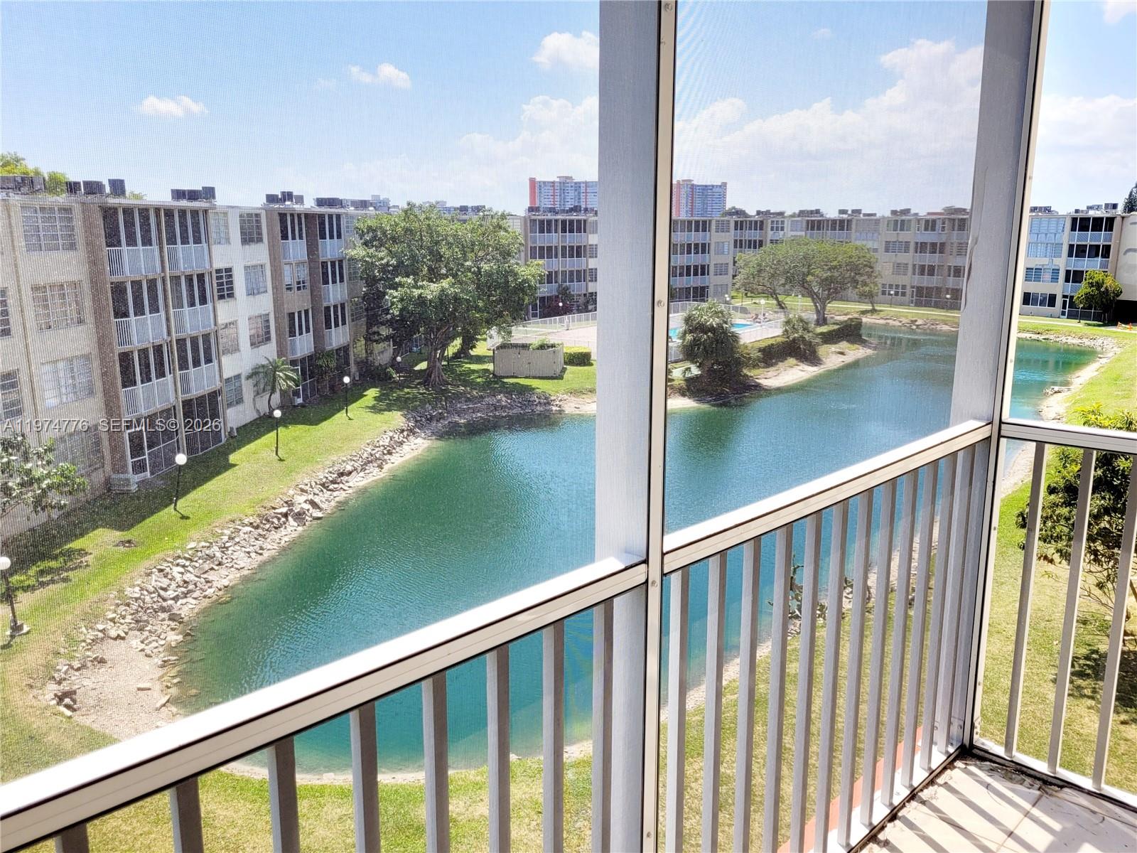 1700 NE 191st St 402