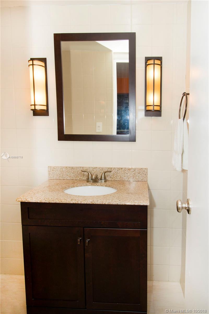 1750 JAMES APARTMENTS CON - Residential Lease