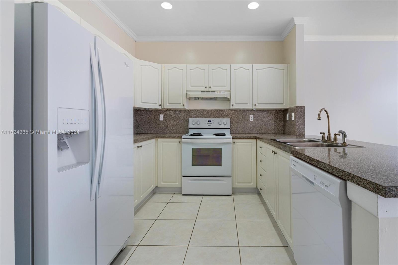 Photo 7 of 27 of 9135 SW 203rd Ter townhome