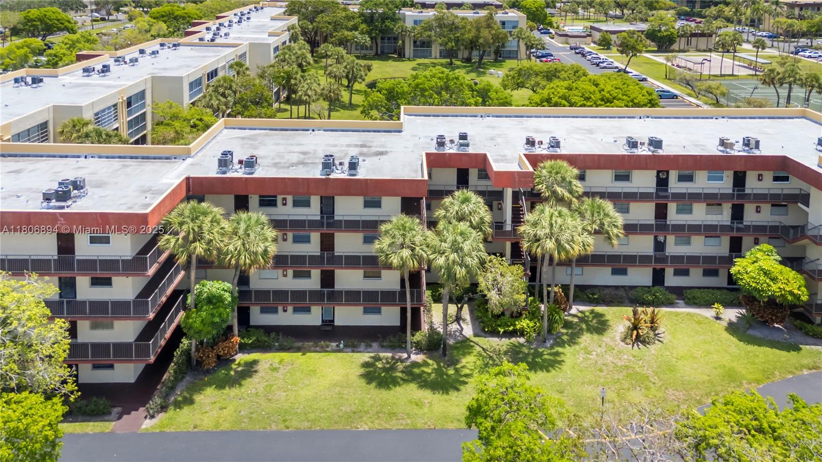 3361 Nw 47th Ter 329, Lauderdale Lakes, Broward County, Florida - 2 Bedrooms  
2 Bathrooms - 