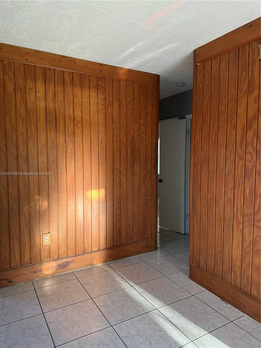 SUN LAND PARK - Residential Lease