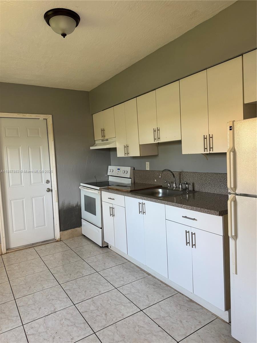 SUN LAND PARK - Residential Lease