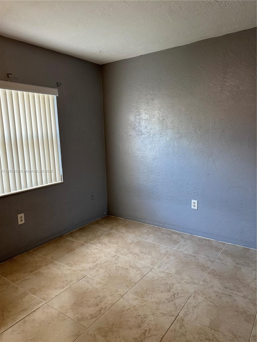 SUN LAND PARK - Residential Lease