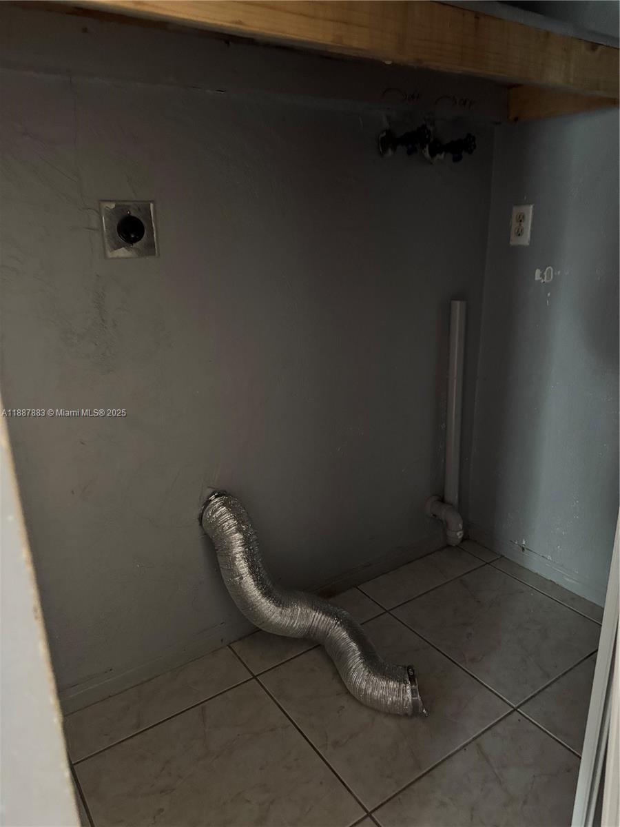SUN LAND PARK - Residential Lease
