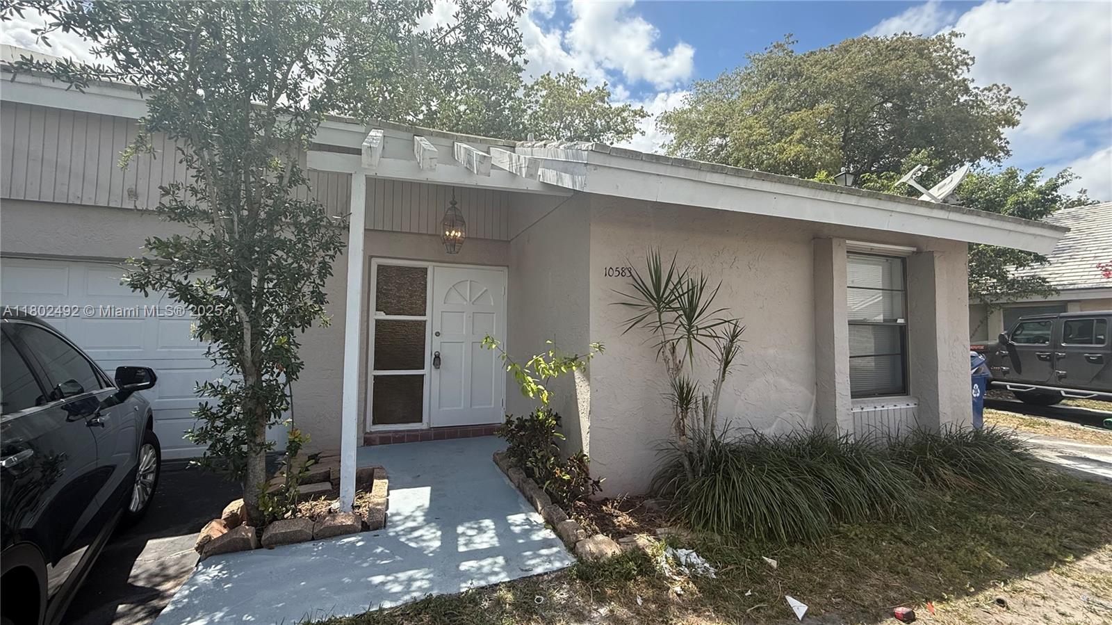 Rental Property at 10583 La Placida Dr, Coral Springs, Broward County, Florida - Bedrooms: 3 
Bathrooms: 2  - $2,900 MO.