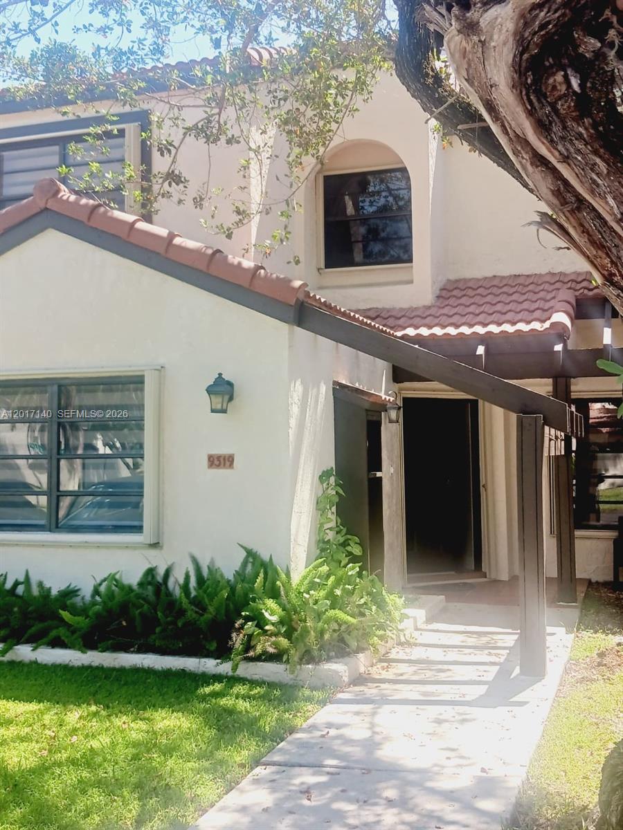 KENLAND COURT - Residential Lease
