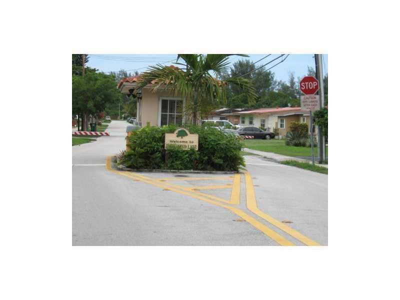 NICE, FURNISHED, SMALL STUDIO FOR ONE PERSON. ALL UTILITIES INCLUDED. CLOSE TO AVENTURA AND MAJOR ROADS.