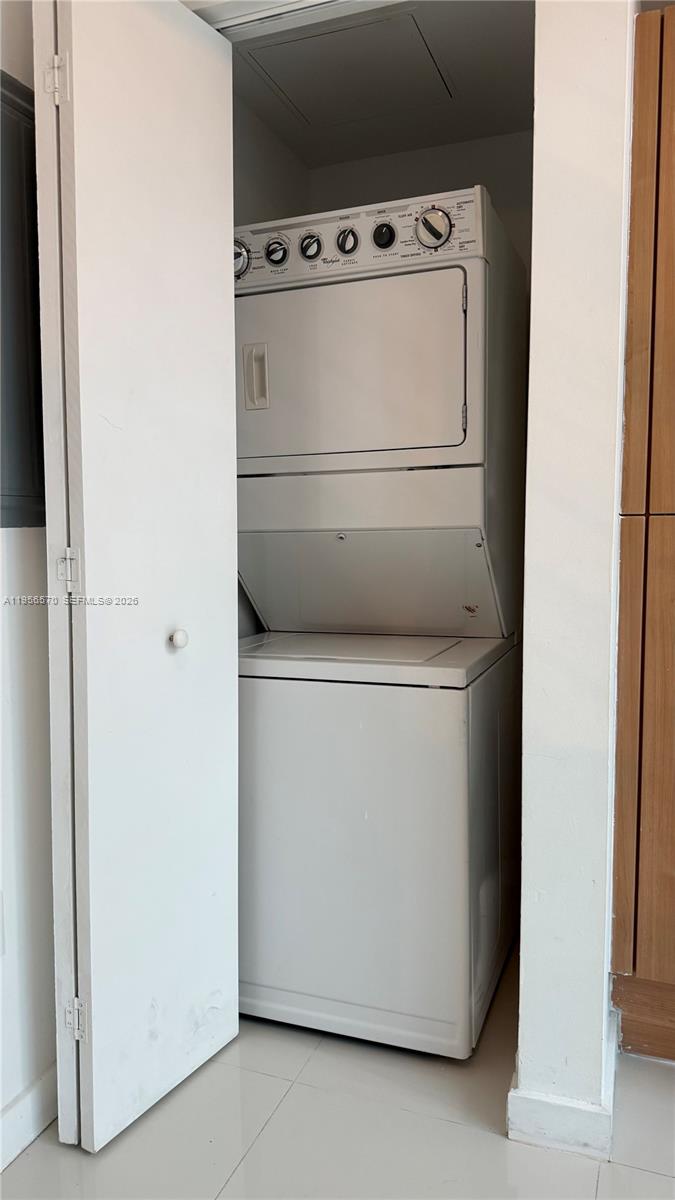 WIND CONDO - Residential