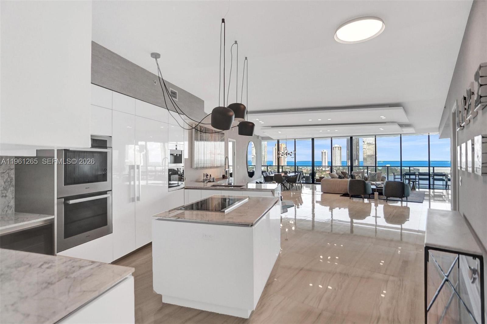 PRIVE CONDO - Residential