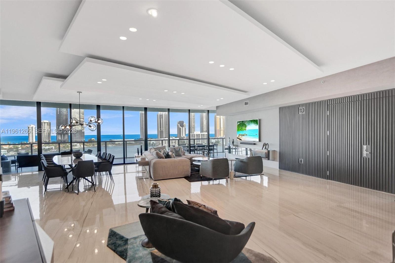 PRIVE CONDO - Residential