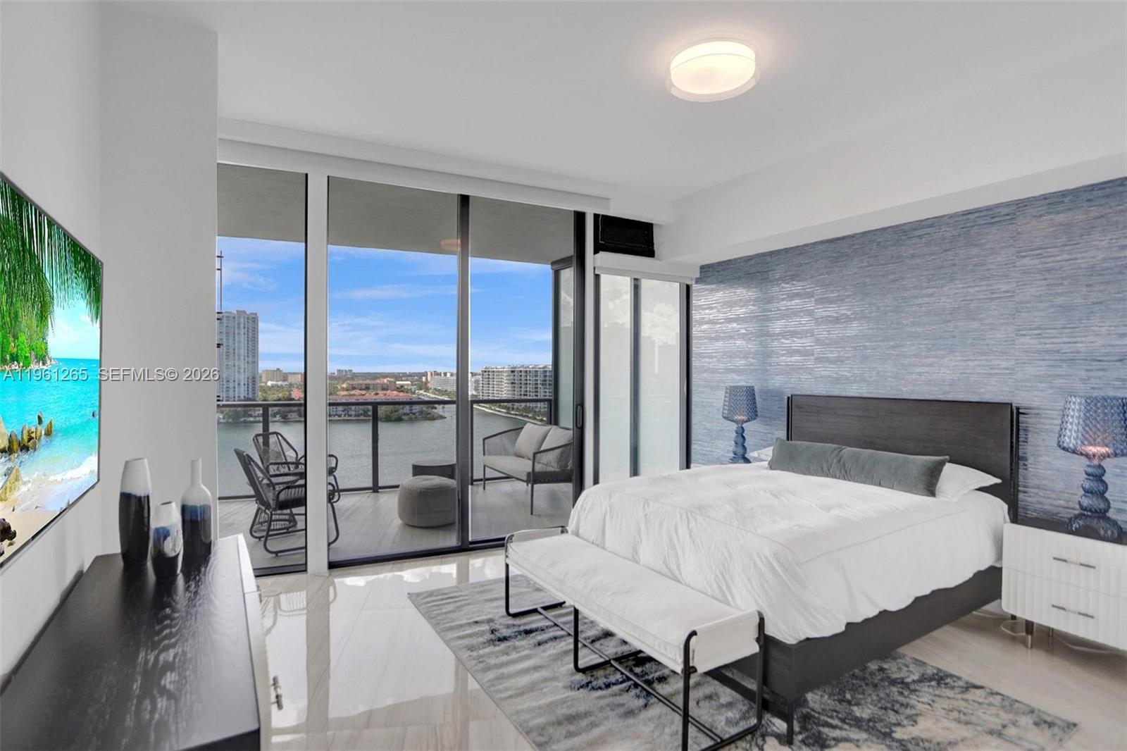 PRIVE CONDO - Residential