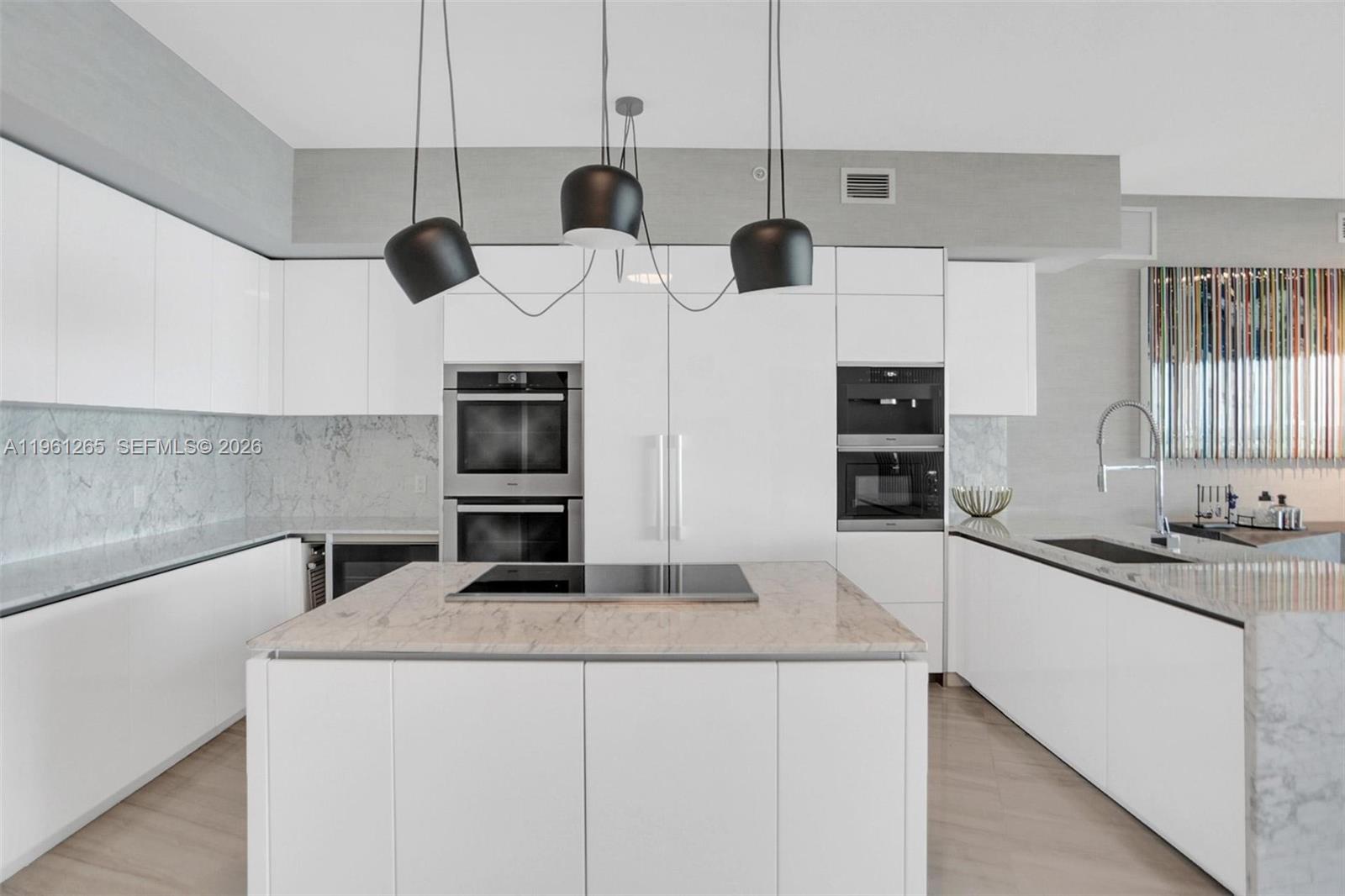 PRIVE CONDO - Residential