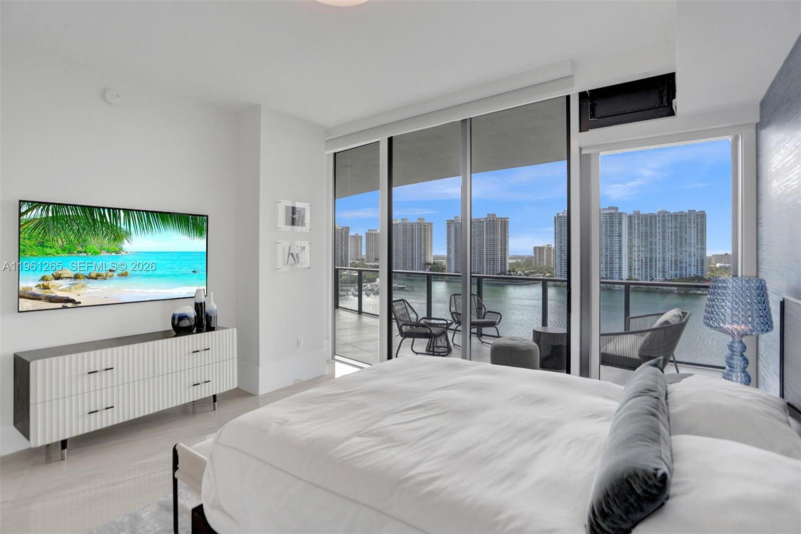 PRIVE CONDO - Residential