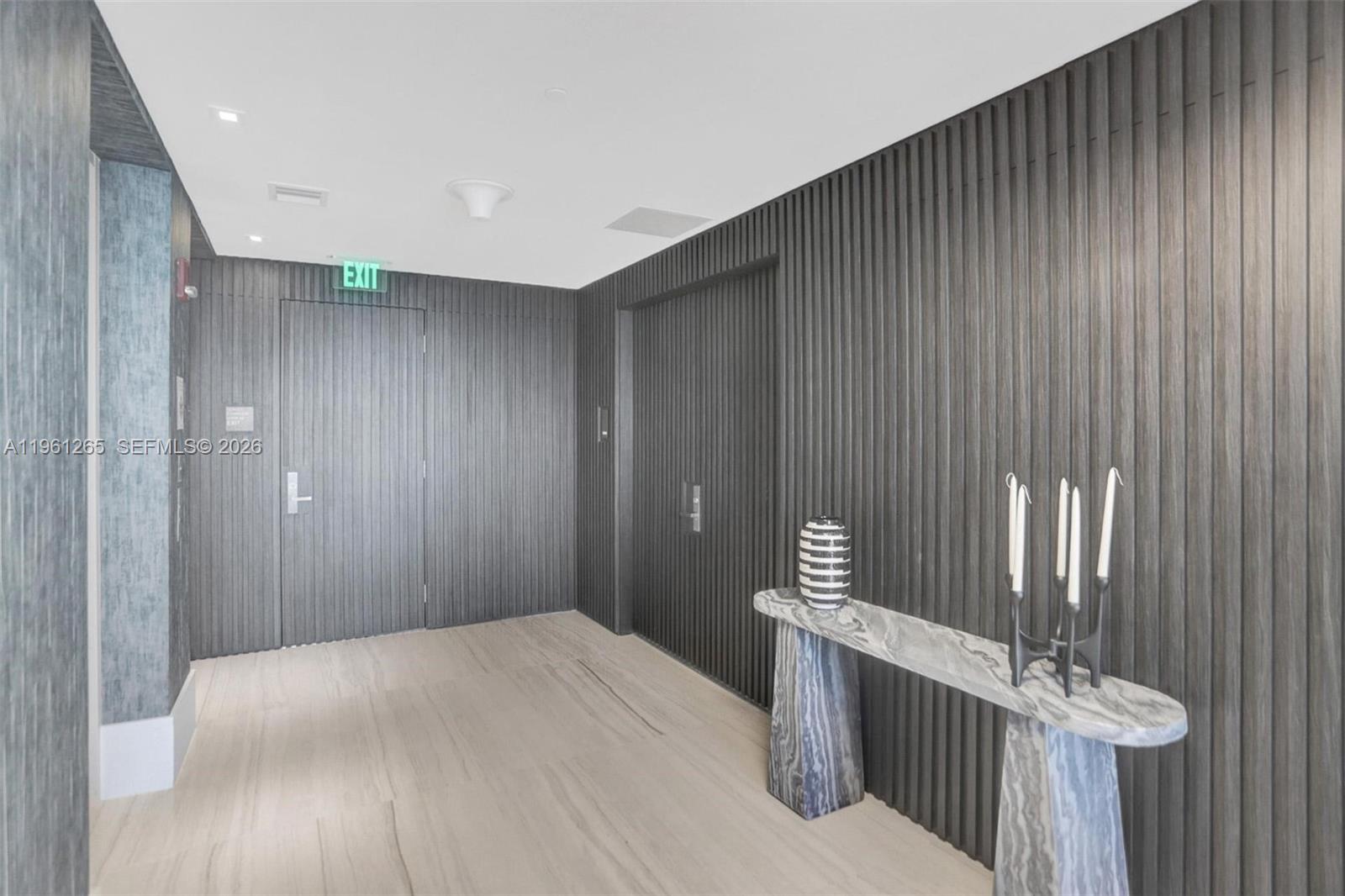 PRIVE CONDO - Residential