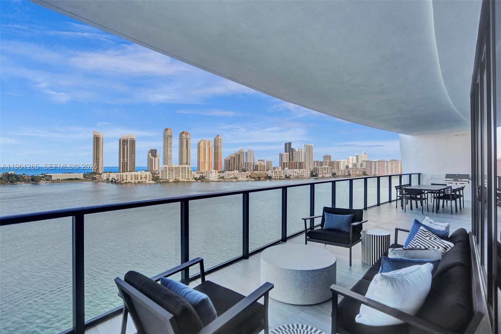 PRIVE CONDO - Residential