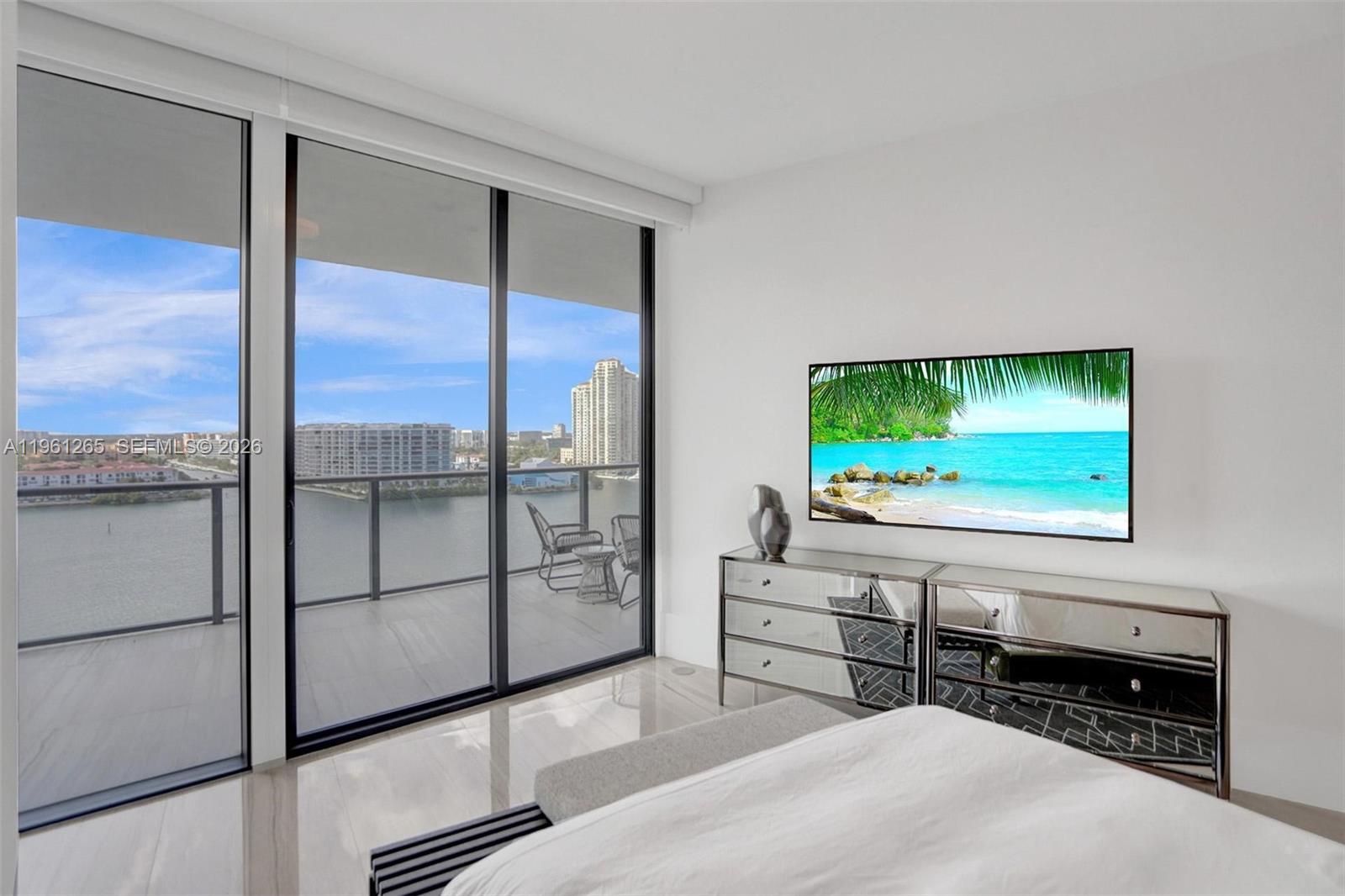 PRIVE CONDO - Residential