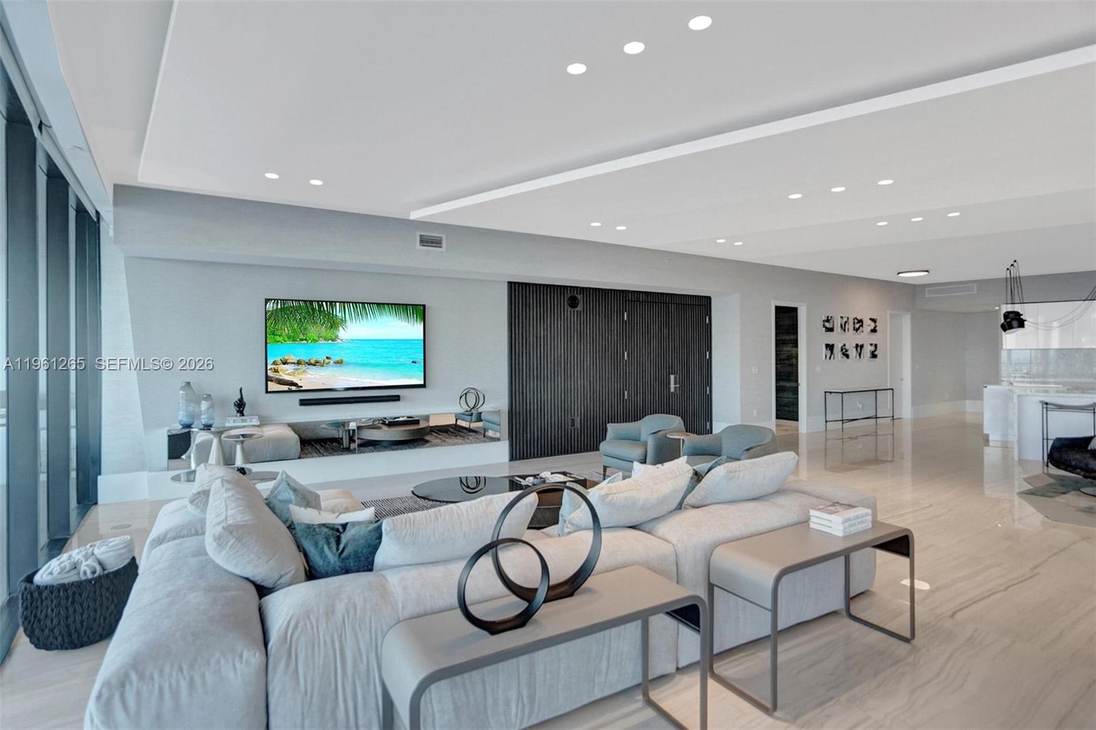 PRIVE CONDO - Residential