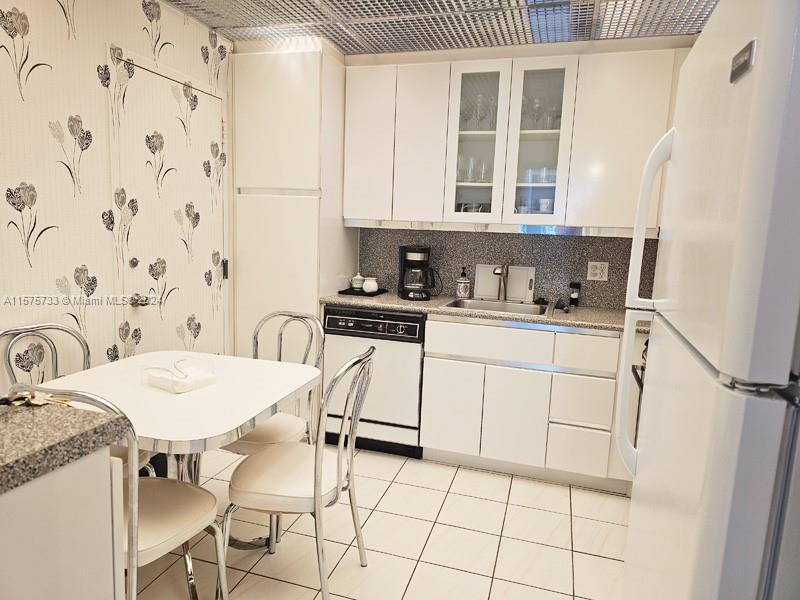 HEMISPHERES CONDO - Residential