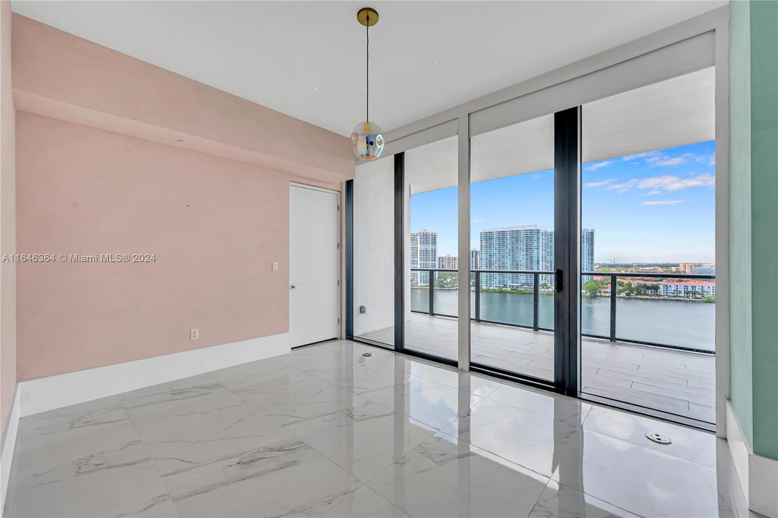 PRIVE CONDO - Residential