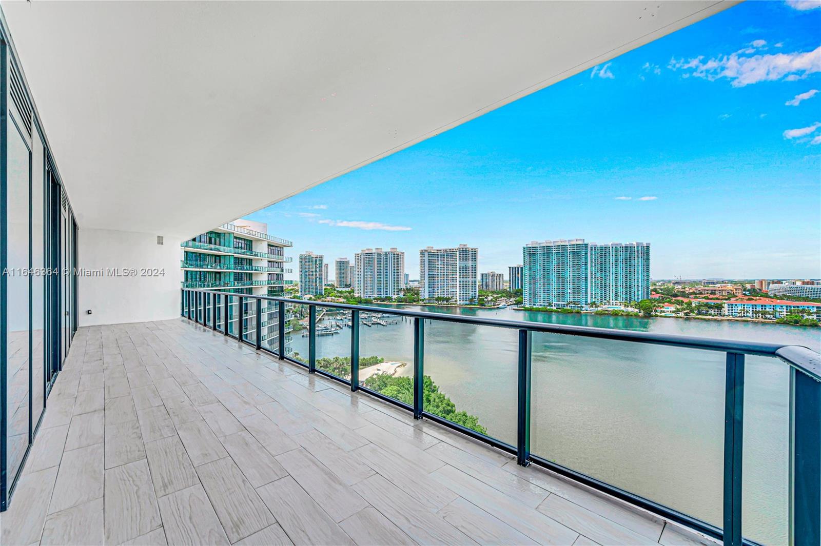 PRIVE CONDO - Residential