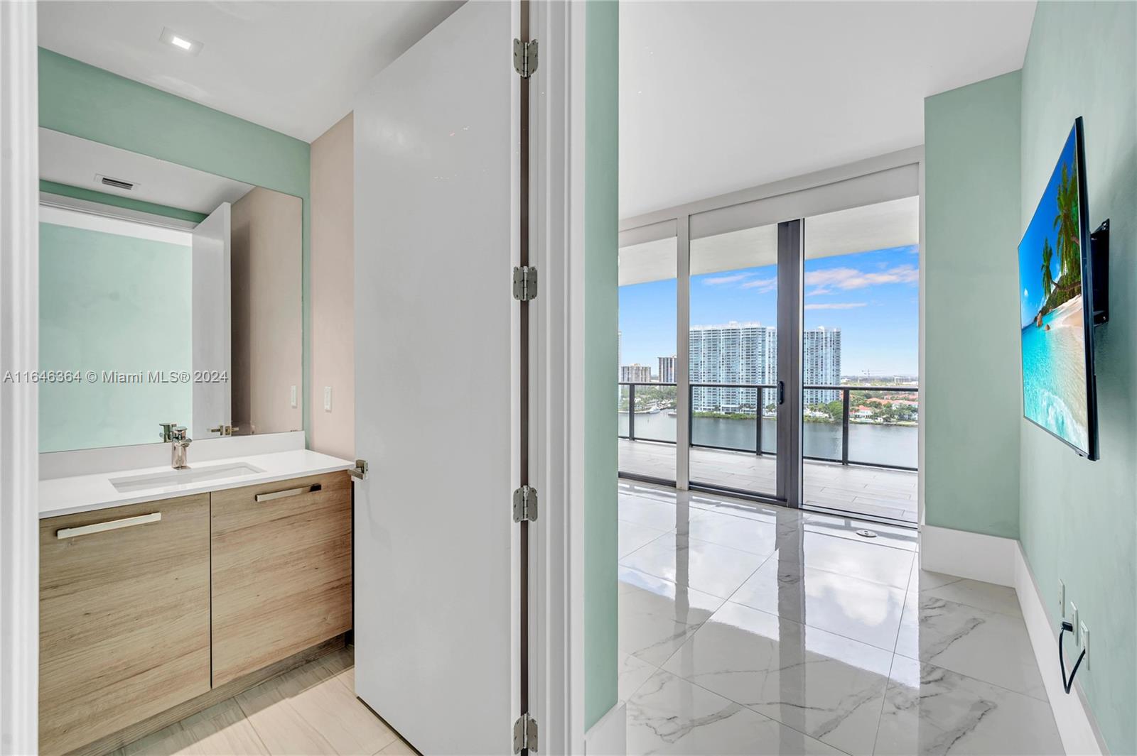 PRIVE CONDO - Residential