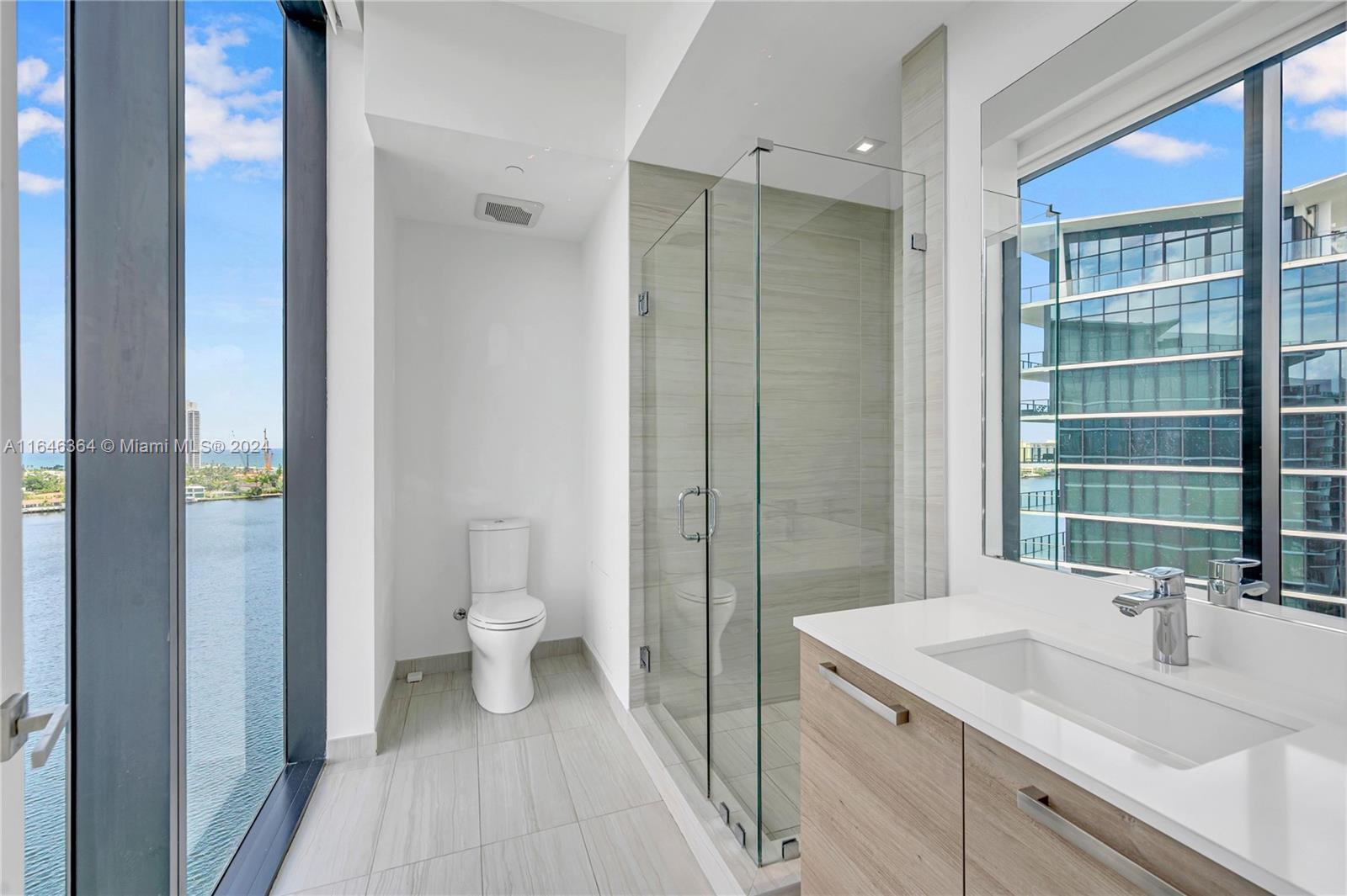 PRIVE CONDO - Residential