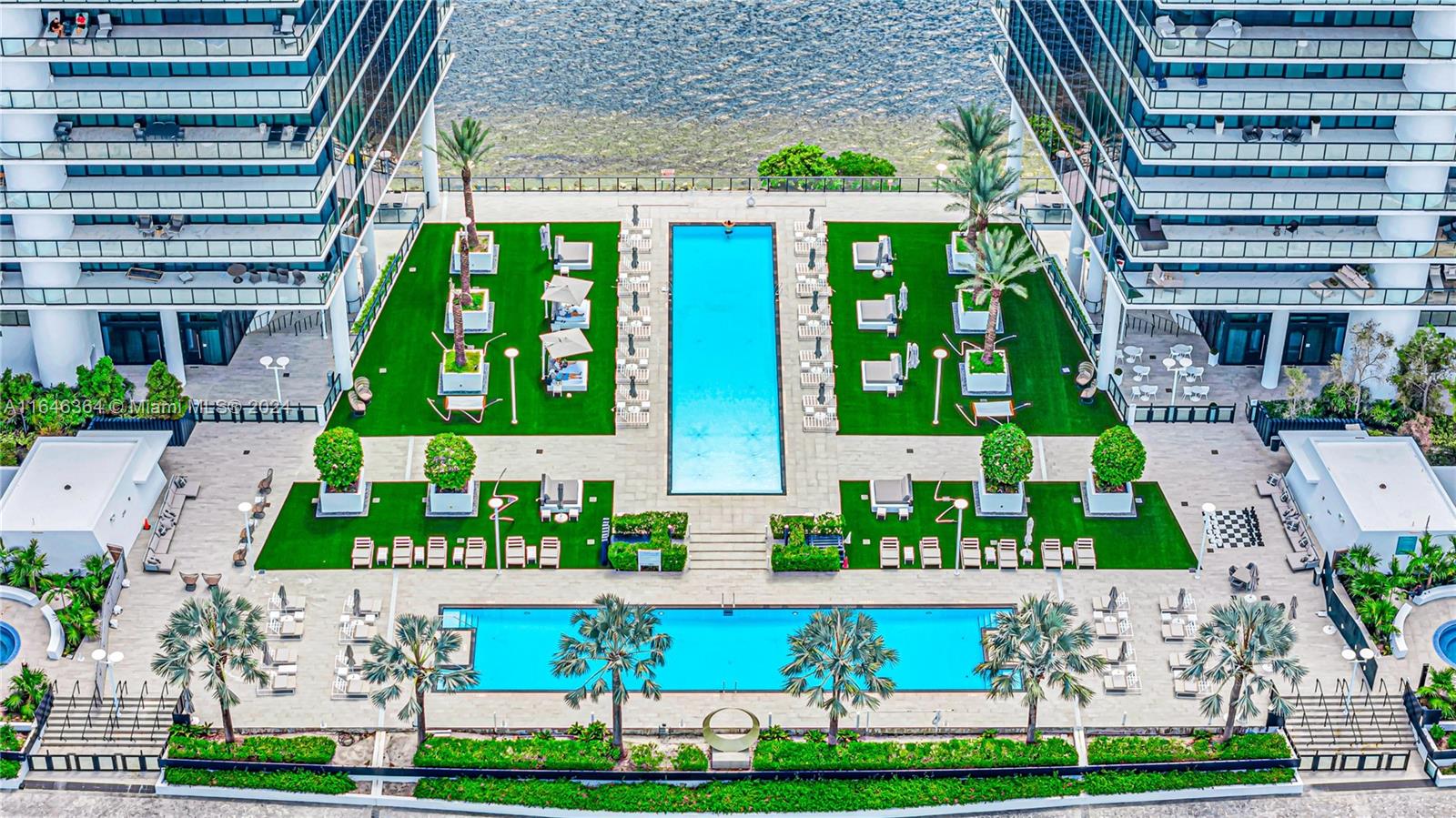 PRIVE CONDO - Residential