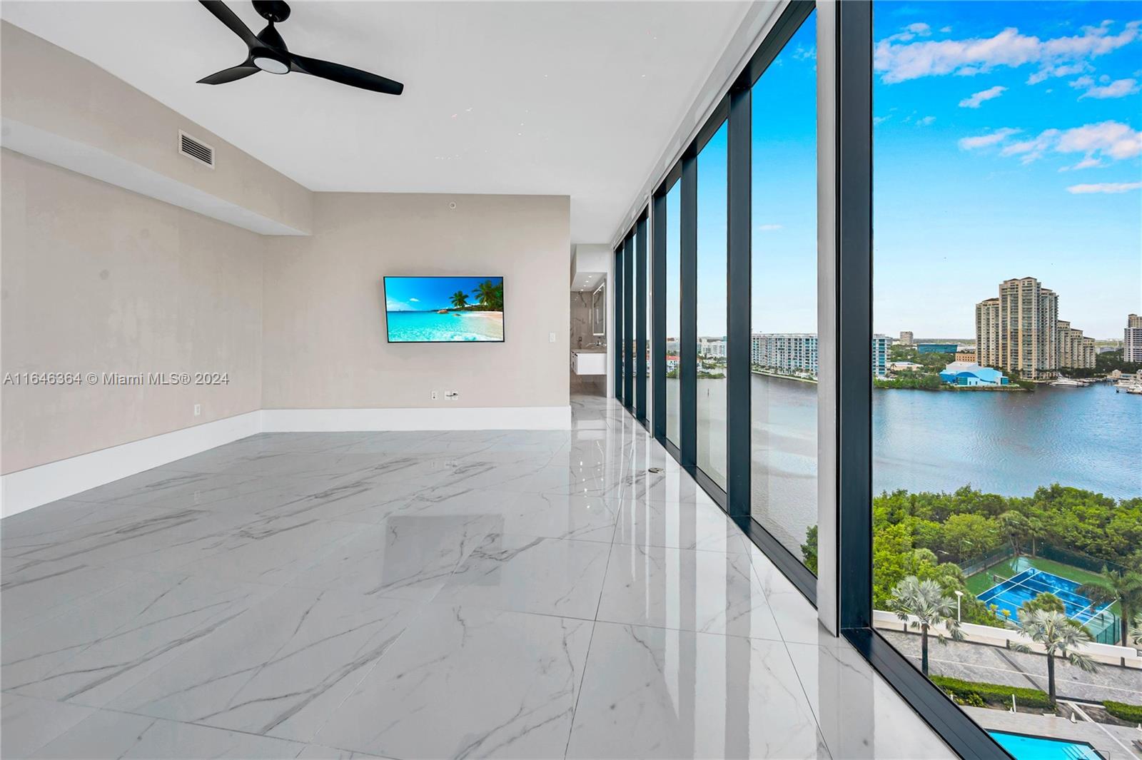 PRIVE CONDO - Residential