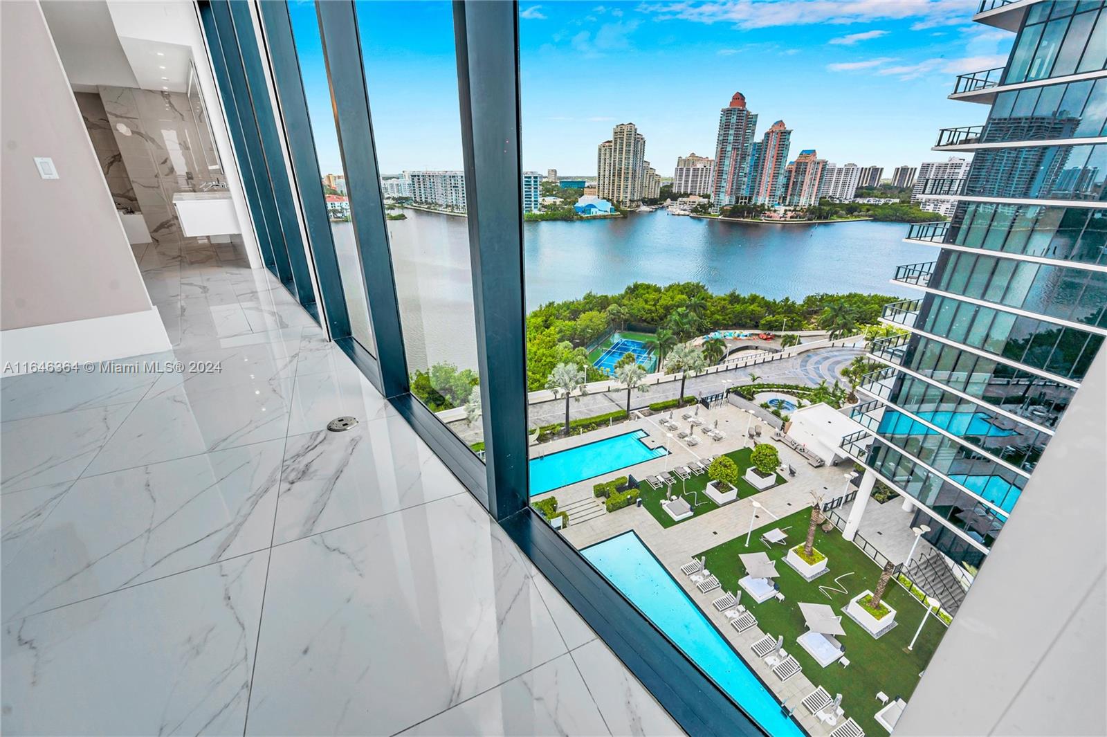 PRIVE CONDO - Residential