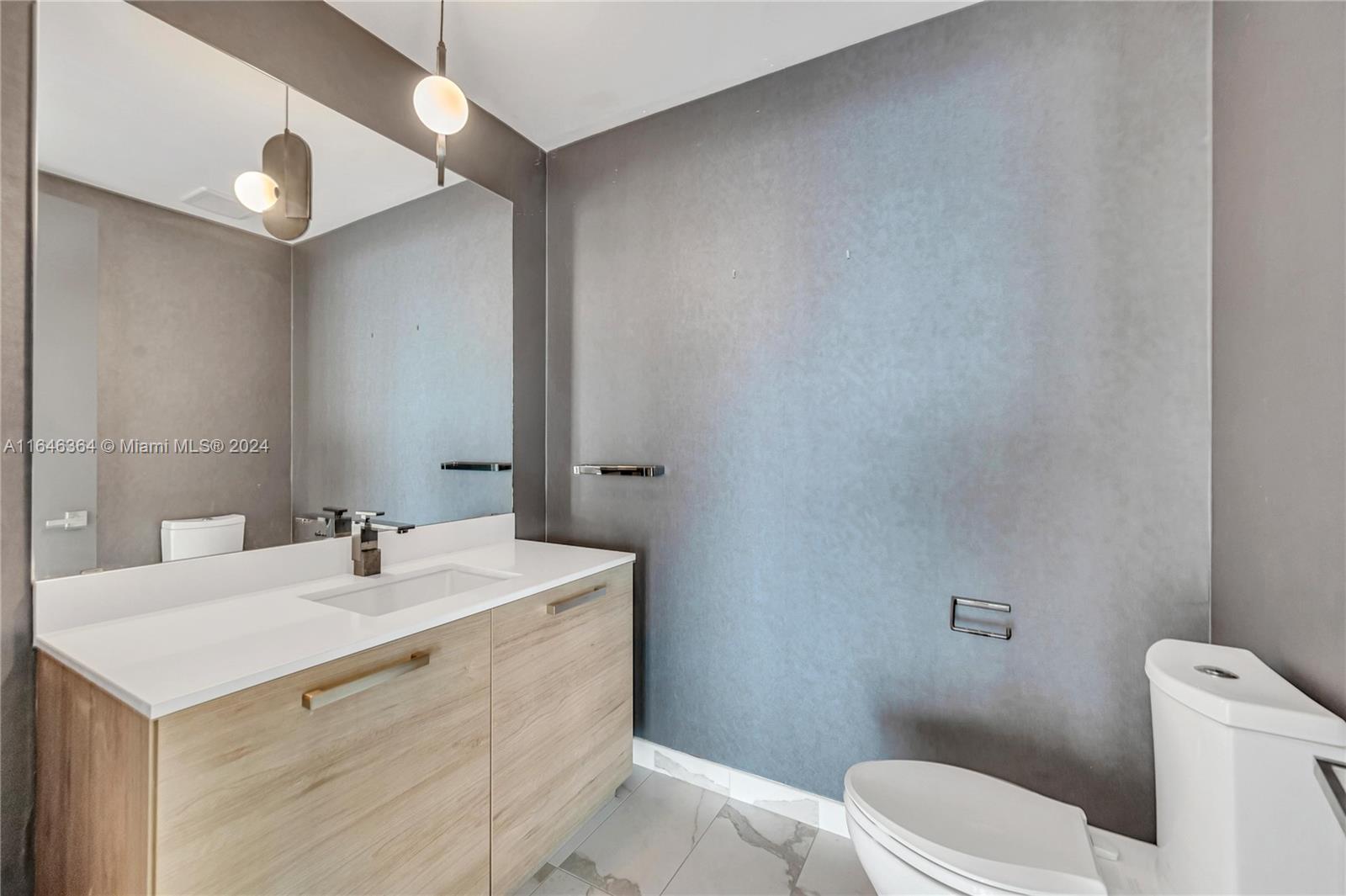 PRIVE CONDO - Residential